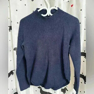 Banana  Republic sweater